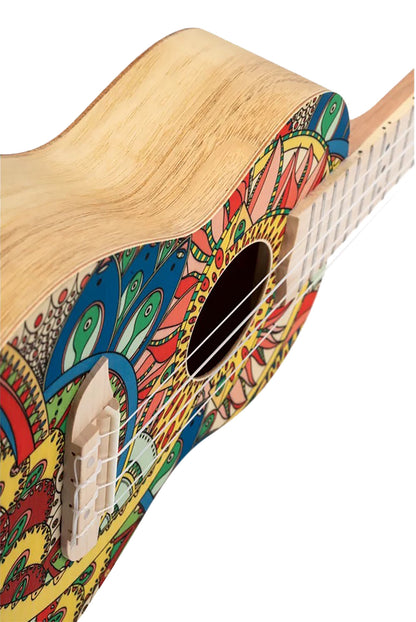 RUAR-MI, modèle Concert, table épicéa avec motif custom, fond & éclisses catalpa, manche nato, motif"Inde mystique" satiné