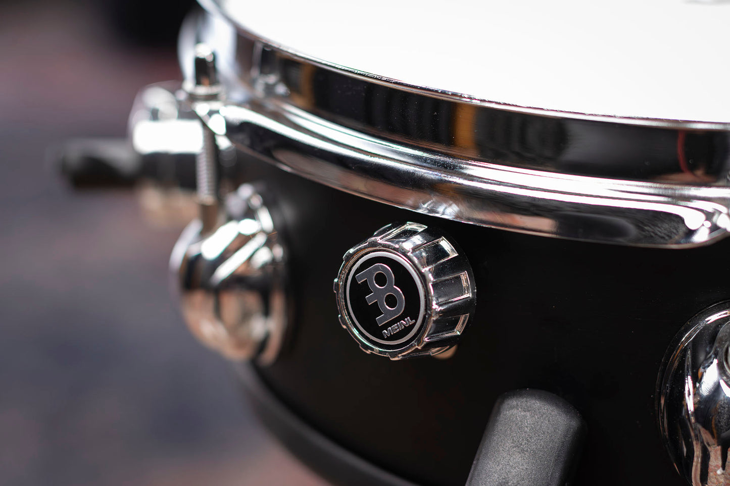 C.CLAIRE MEINL 10" avec clochettes de tambourins fût en érable noir mat