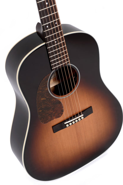 Modèle JM-SG45L, Dreadnought Slope Shoulder, table épicéa massif, f/e acajou, EQ Fishman, soft case, sunburst brillant, gaucher