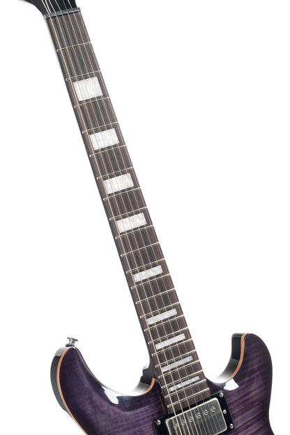 M600, corps acajou, placage érable flammé, manche collé acajou, 2 micros doubles Cort Voiced Tone VTH-59, trans purple burst