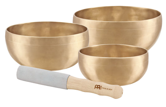 Ensemble de 3 bols tibétains UNIVERSAL (SBU500, SBU700, SBU750) avec batte, housses et cercles de feutre (support)
